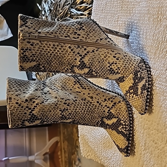 Steve Madden - Picture 5 of 8